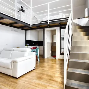 Joivy Charismatic 1-bed Flat With Parking Appartamento