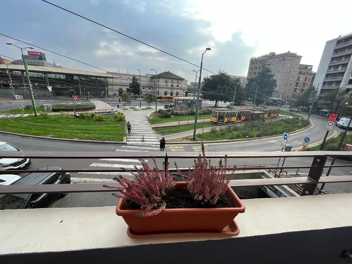Citta Studi Apartment - Front Metro Lambrate Milan